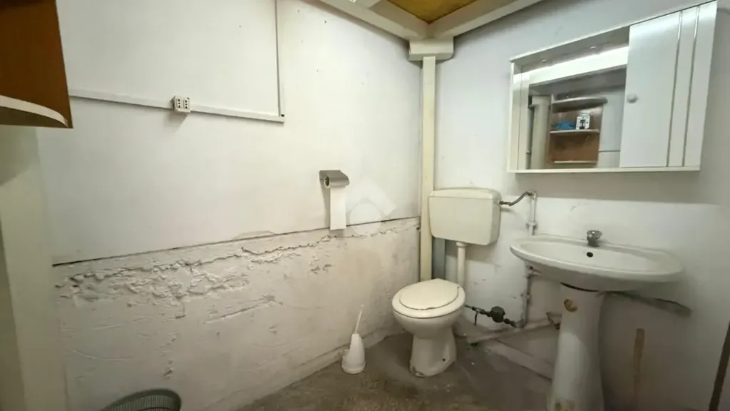 Vannitoad - Depot Space with Mezzanine in Bitonto