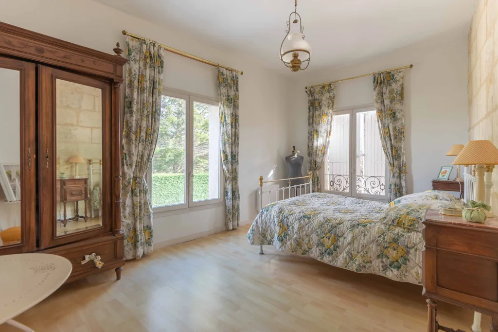 Bedrooms - Luxury House with Pool near Bordeaux