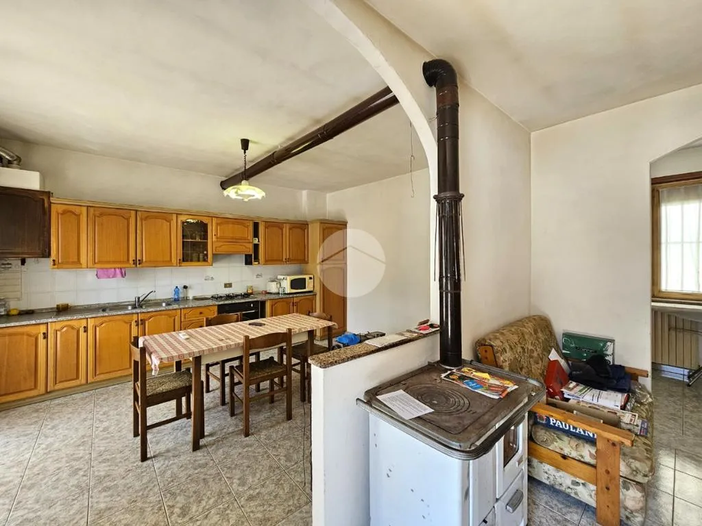Cuisine - Restored Villa with Private Garden in Torrazza Piemonte