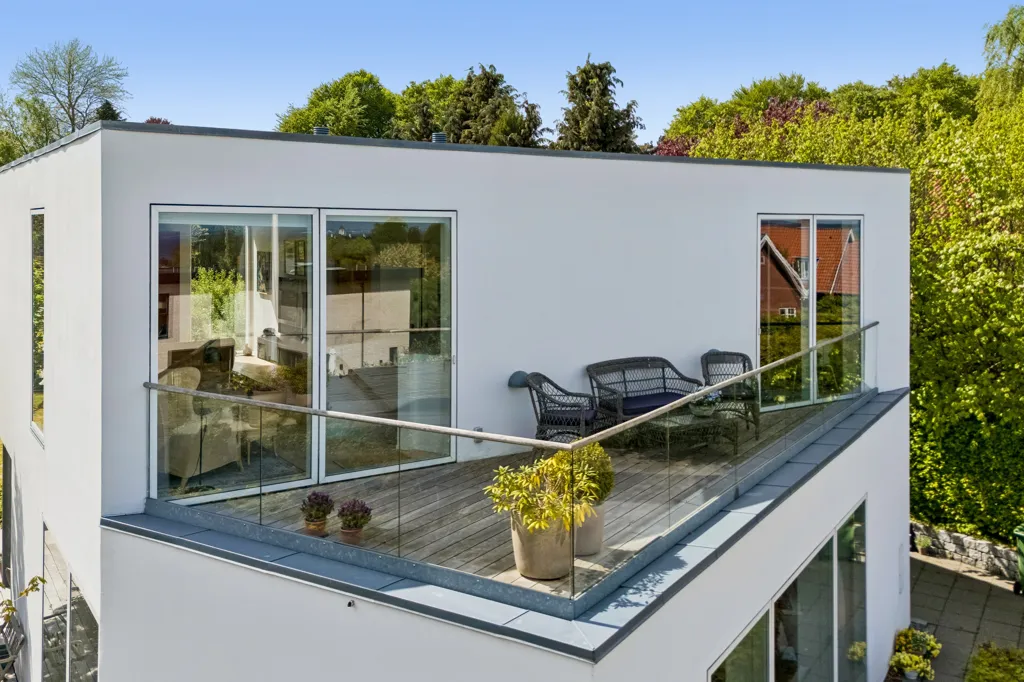 Terrasse - Architect-Designed Villa with Øresund View in Rungsted Kyst
