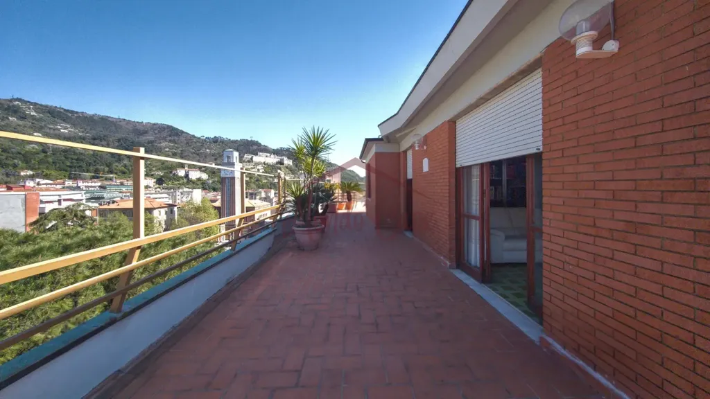 Balcon - Penthouse with Panoramic View in Massa Centre