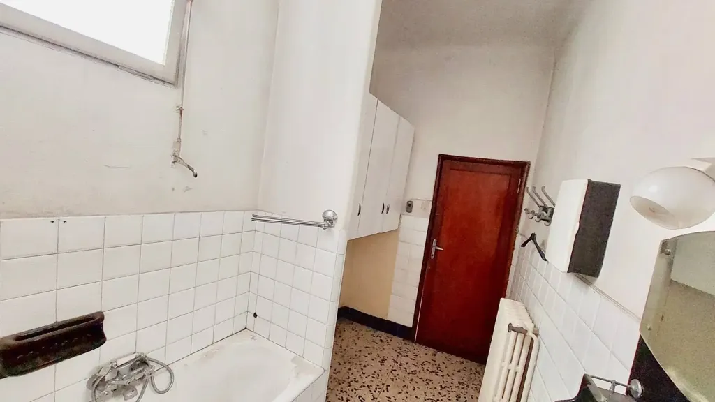 Bathrooms - 7-Room Apartment with Balcony in Fabriano