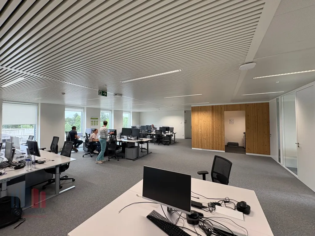 Bureau - Espace de Bureau avec Visibilité E40 à Erembodegem