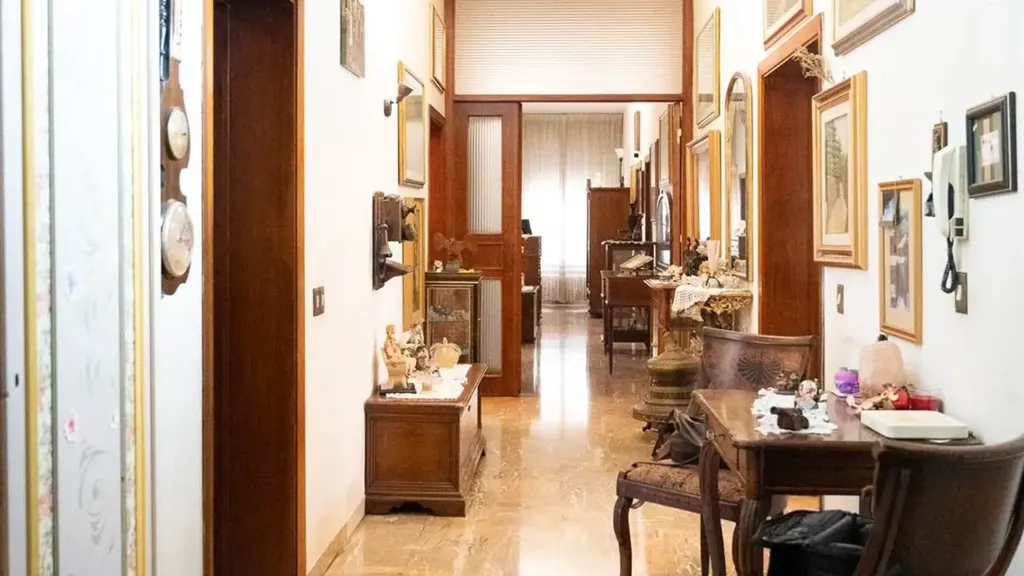 Esik - Spacious Apartment with Terraces in Calenzano