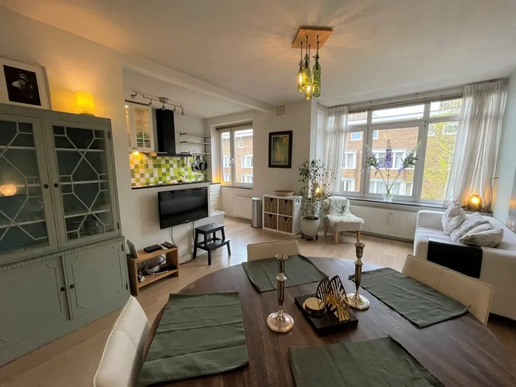 Salle à manger - Furnished Apartment with Balcony in Amsterdam