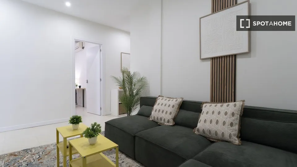Séjour - Shared Room with Kitchen in Arapiles, Madrid