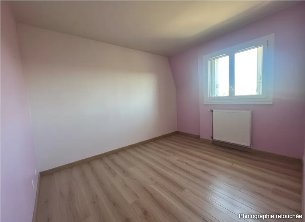 Toad - Fourth Floor Flat with Balcony in Limay