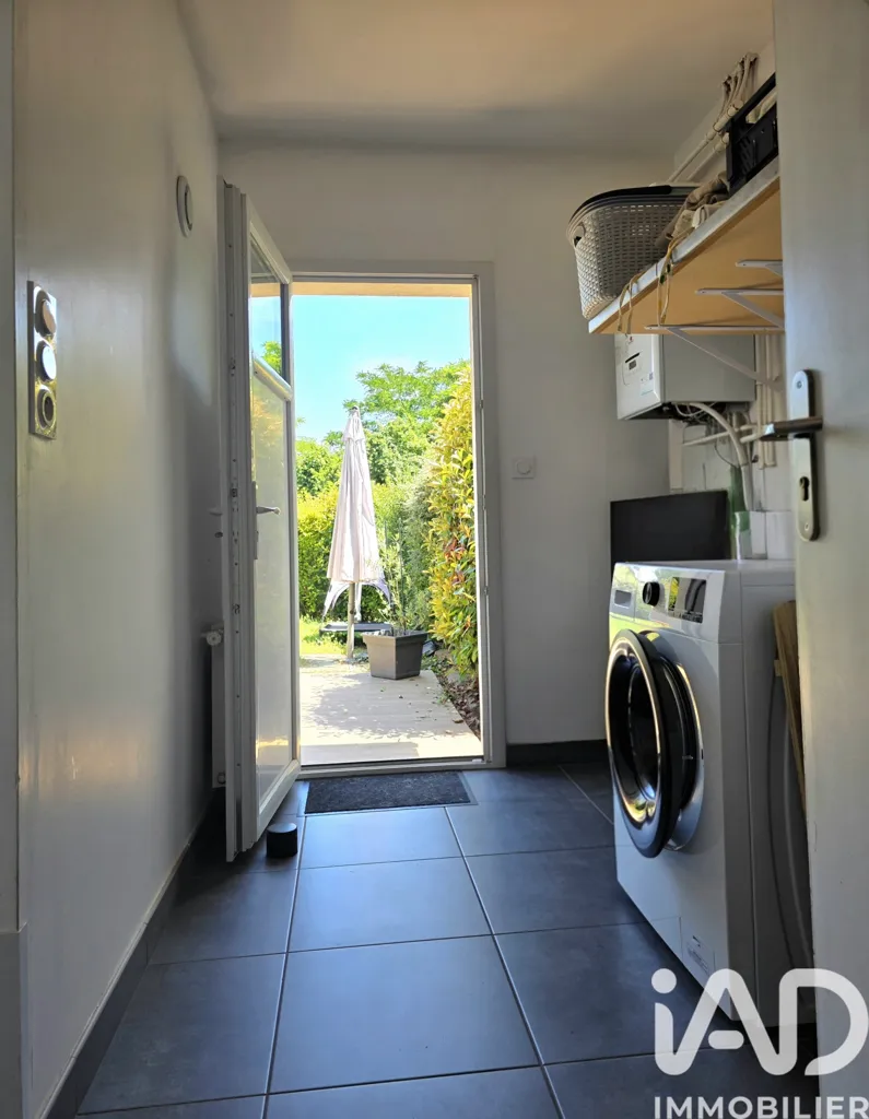 Buanderie - Maison Récemment Construite avec Terrasse à Sainte-Gemmes-sur-Loire