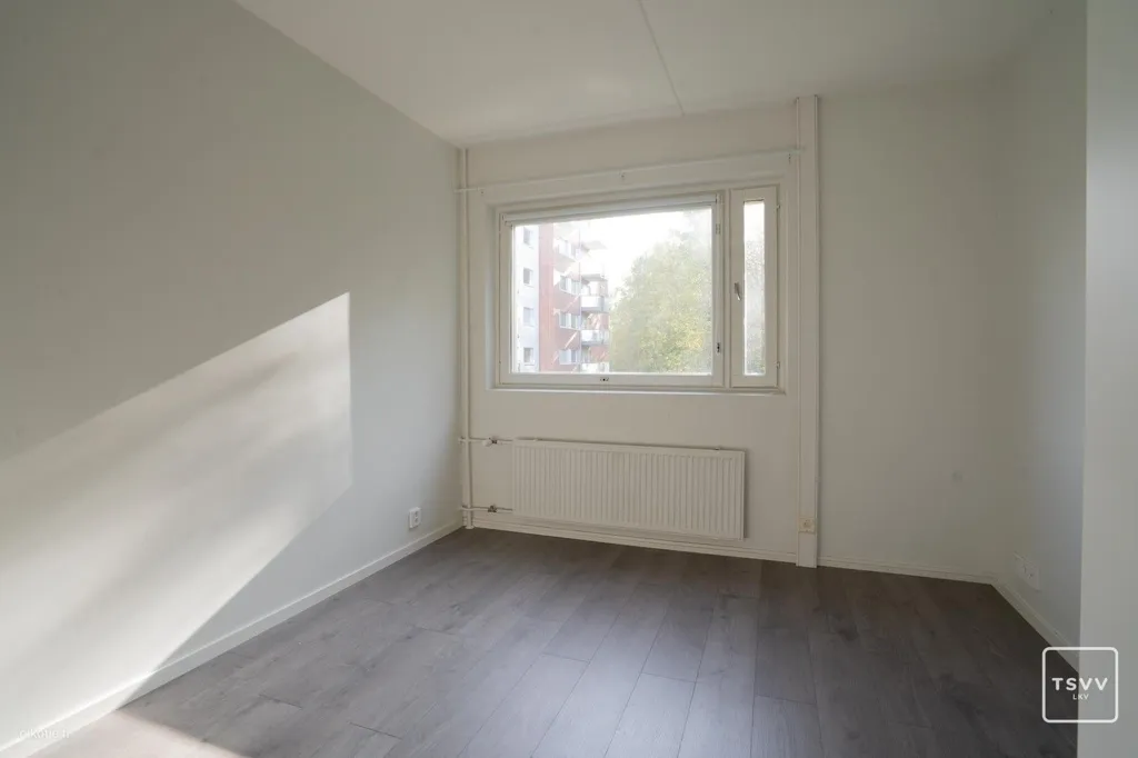 Pièces - Renovated Top-Floor Flat with Balcony in Koivula