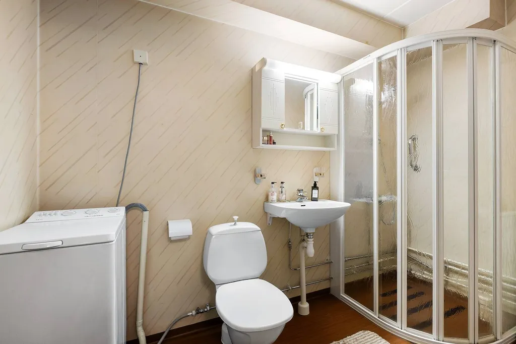 Bagni - Apartment with Balcony in Örebro