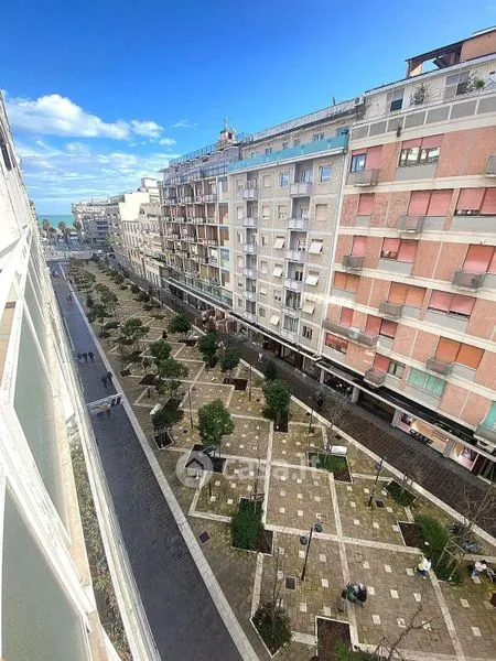 Balcon - Charming Triplex with Balcony in Pescara