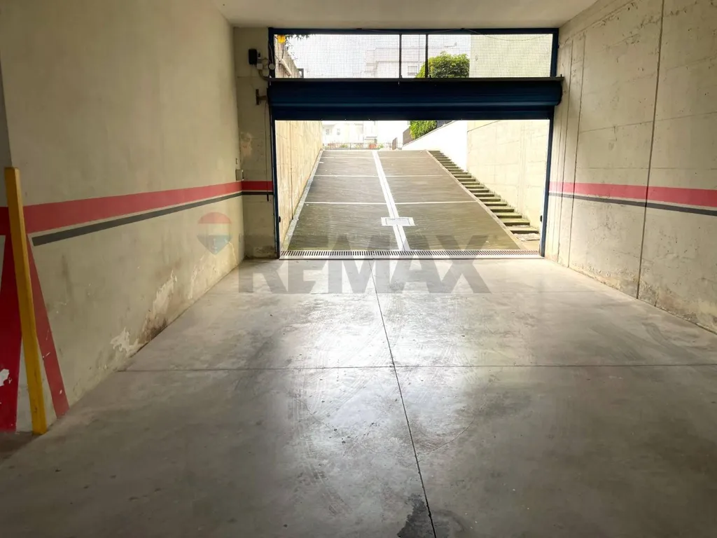 Garage - Garage in Trani with Electric Gate