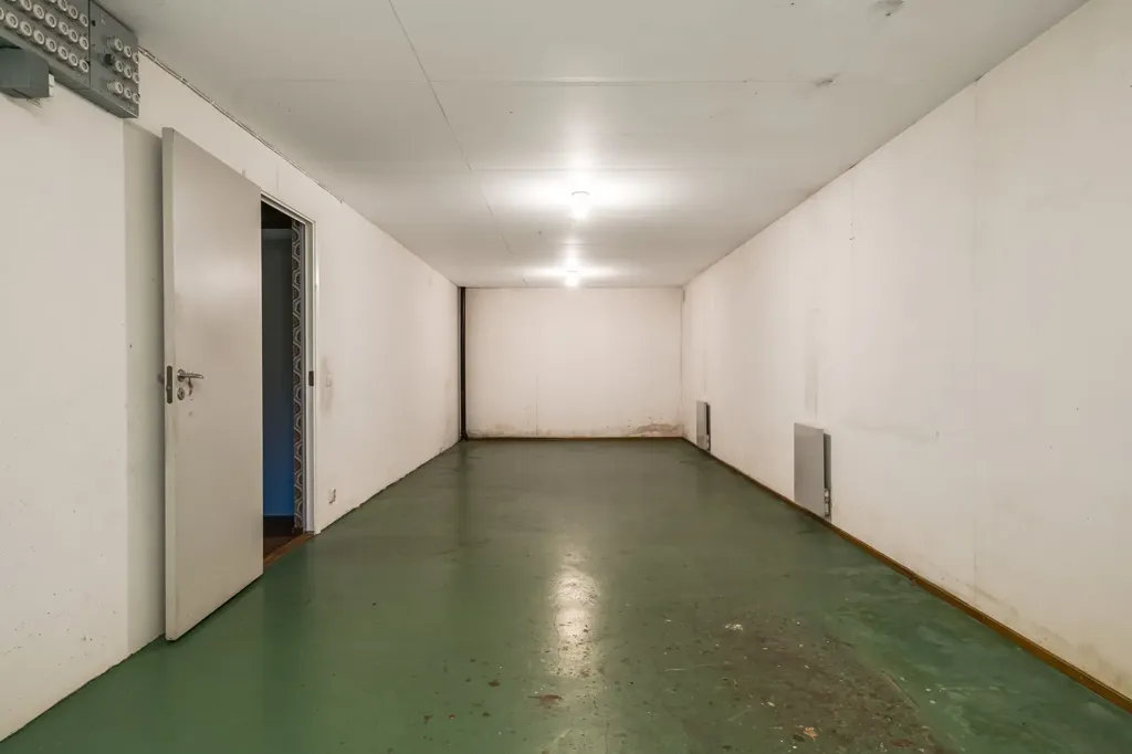 Garage - Family House with Development Potential in Åby