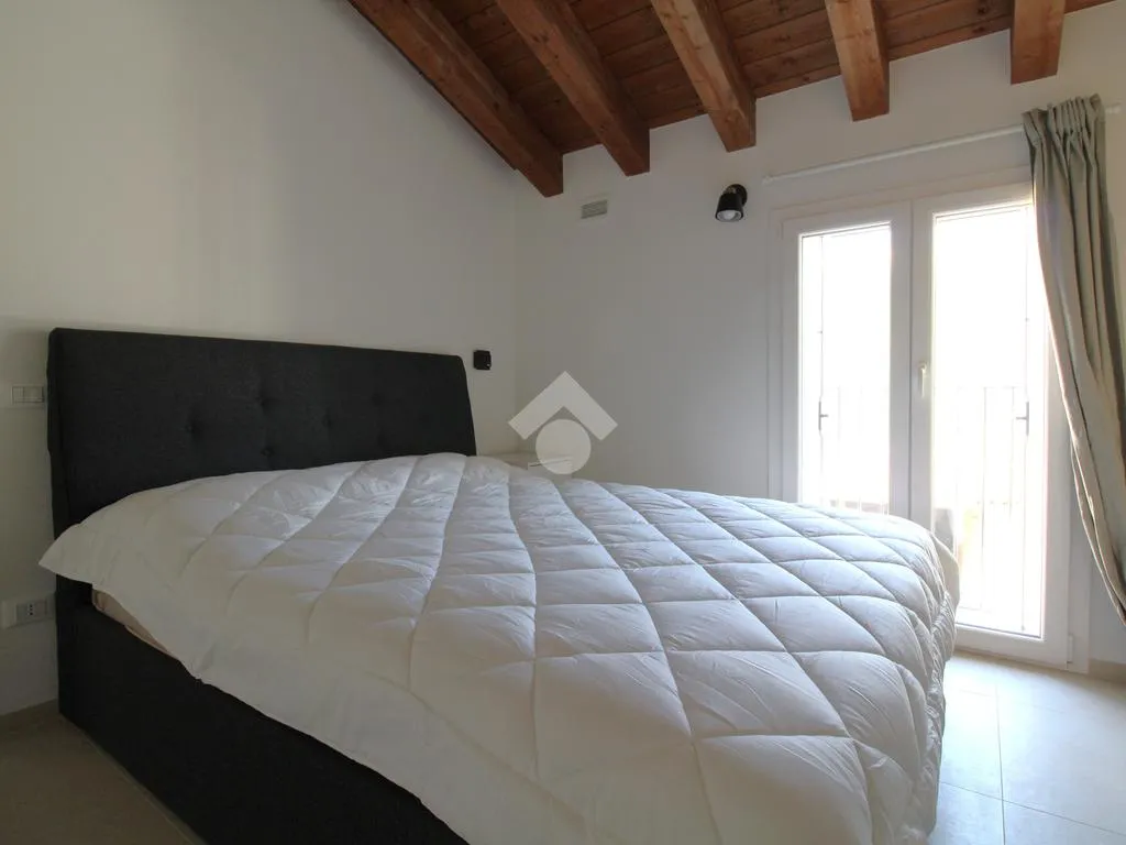 Magamistoad - Fully Furnished Studio with Balcony in Chiampo