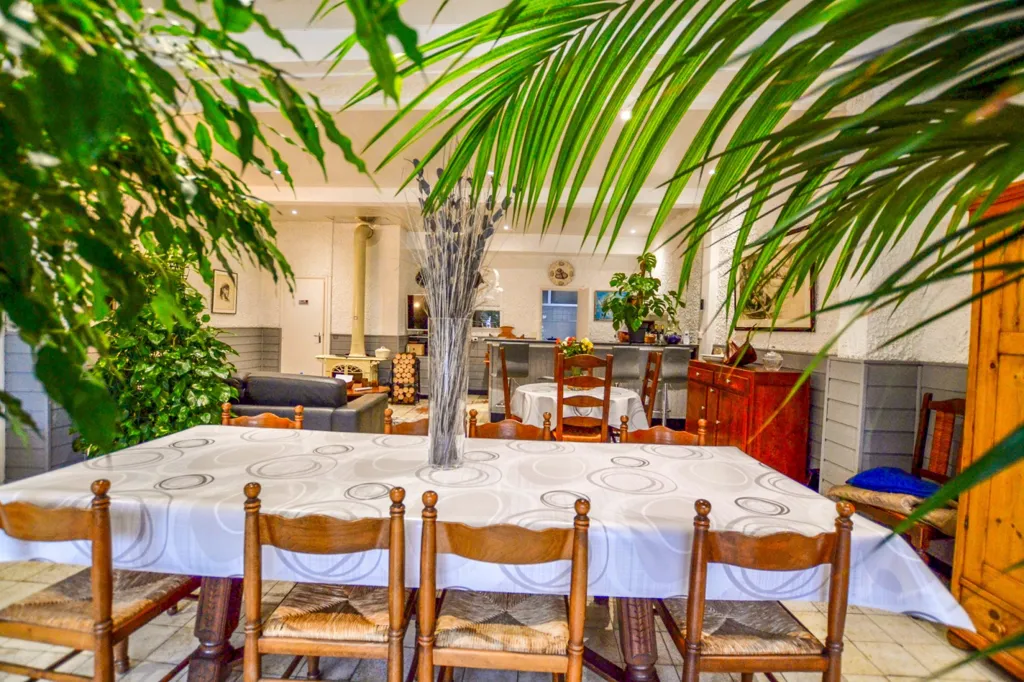 Salle à manger - Ensemble Immobilier avec Façade Rénovée à Arcachon