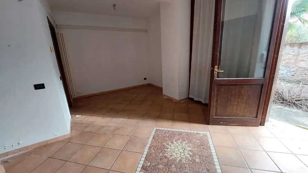 Esik - Historic Villa with Garden in Lendinara