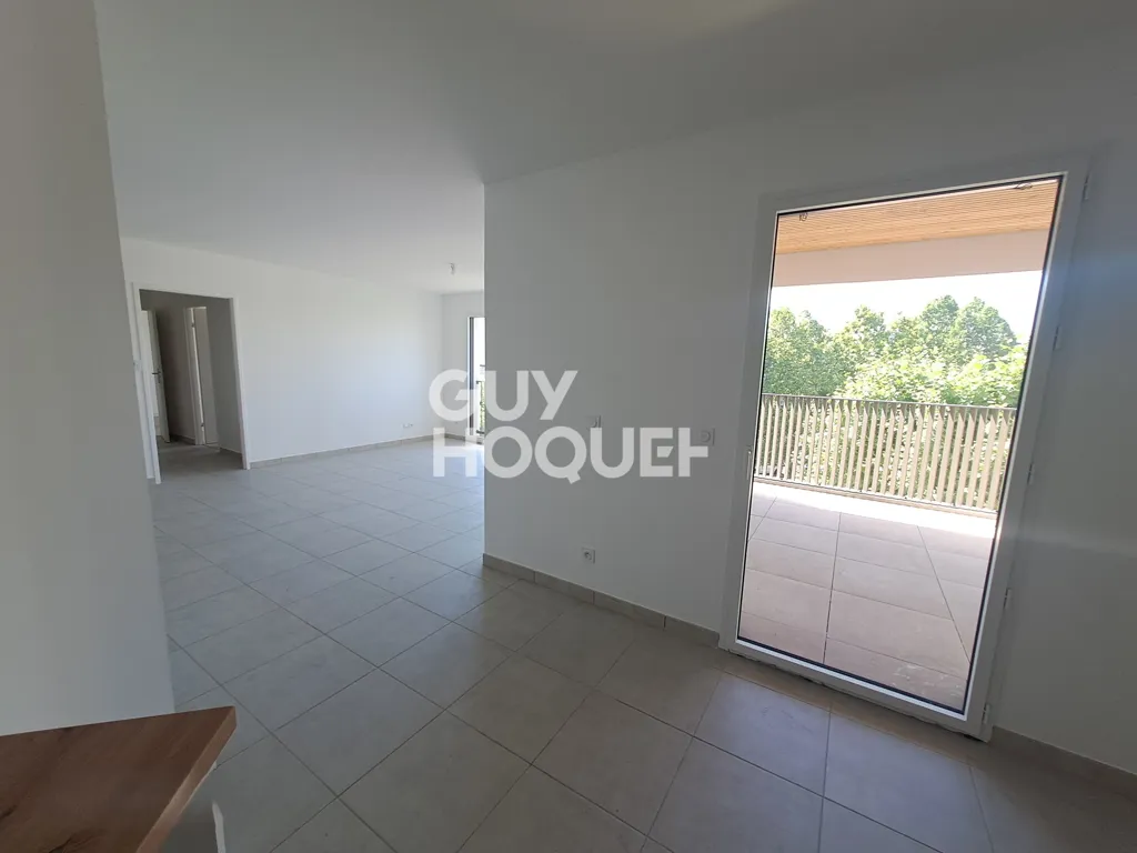 Soggiorno - Bright Apartment with Loggia in Bourgoin-Jallieu