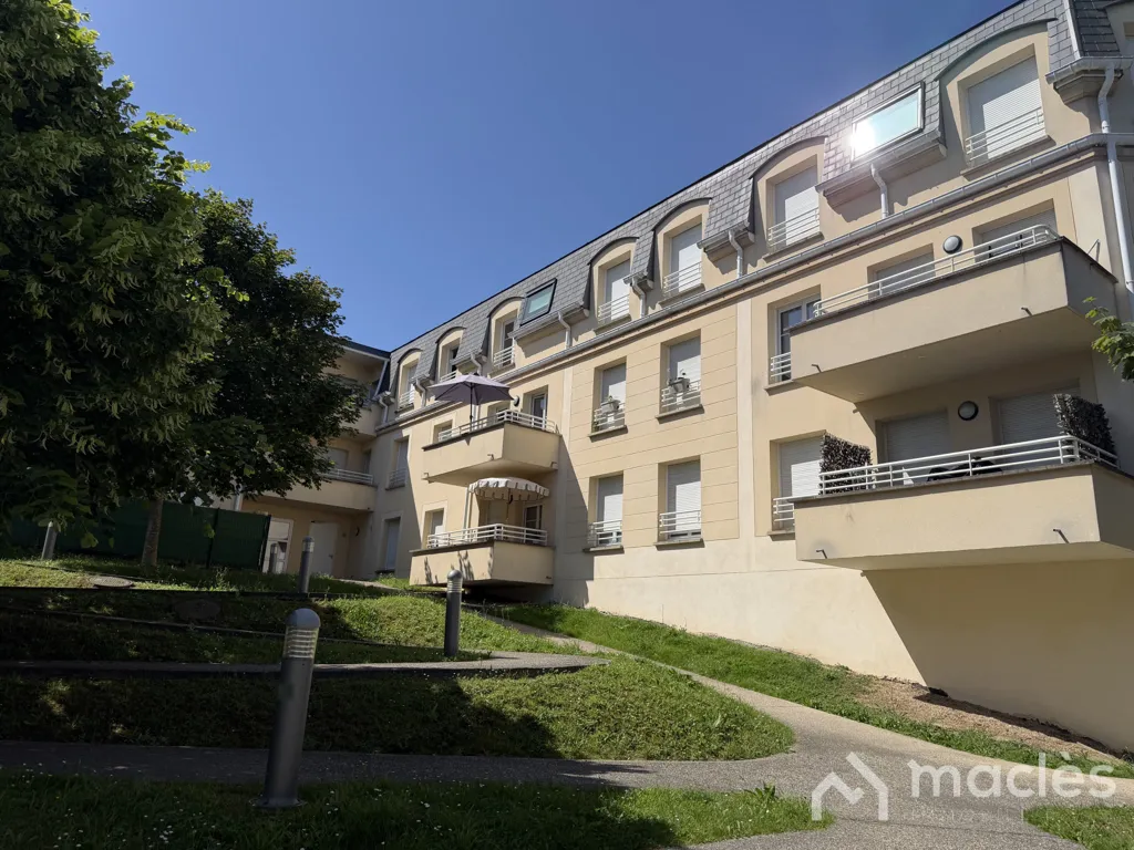 Extérieur - Appartement 3 Pièces avec Balcon en Centre-Ville