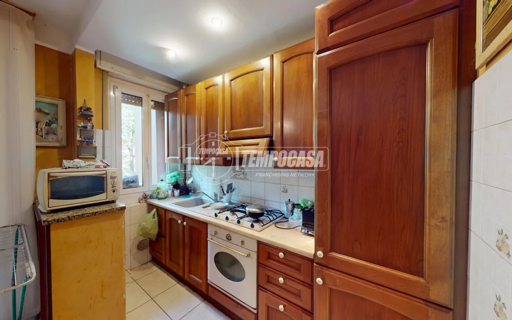 Cucina - Bright Trilocale with Balcony in Cinisello Balsamo