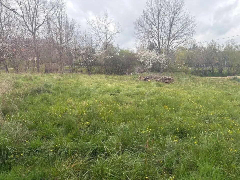 Aed - Plat Viabilised Plot with Garden in Mezens