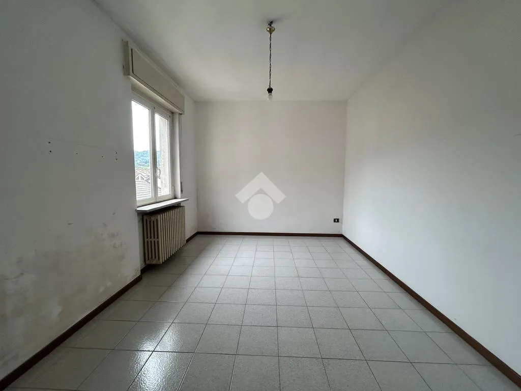 Toad - Quadrilocale with Balcony View in Sorisole