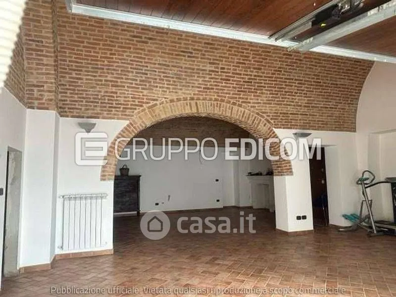 Garaaž - Three-Bedroom Flat in Pisticci
