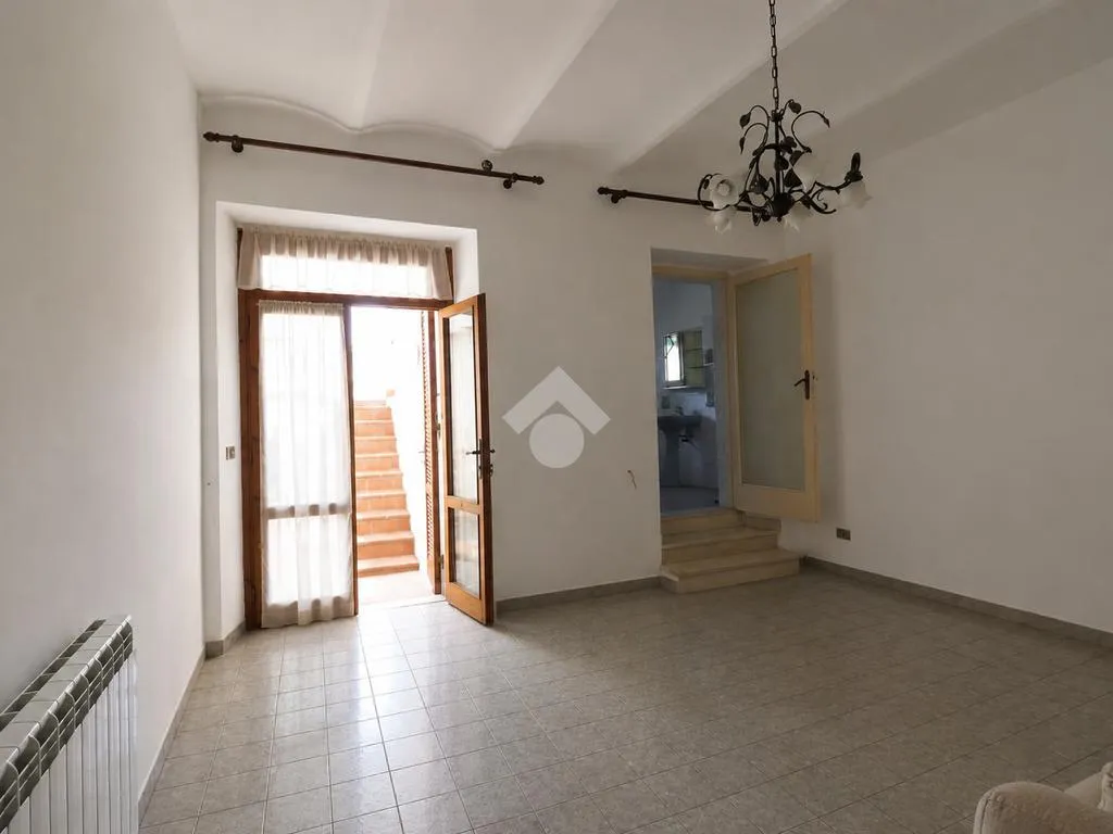 Elutuba - Ground Floor Apartment with Private Garden in Terni