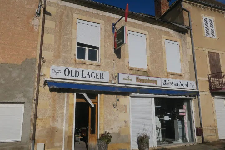 Extérieur - Immeuble à Rénover avec Local Commercial à Urcay