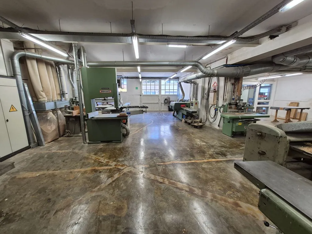 Utility Room - Commercial Property with Loft in Mettet