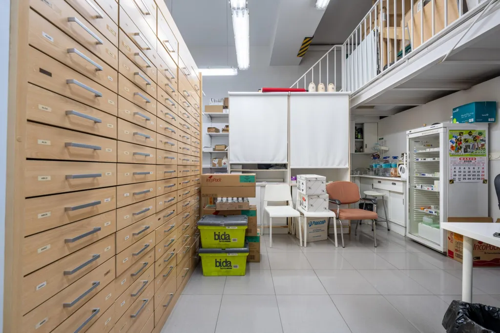 Office - Commercial Property with High Visibility in Almería