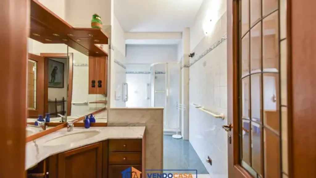 Salles de bain - Apartment with Garden in Settimo Torinese