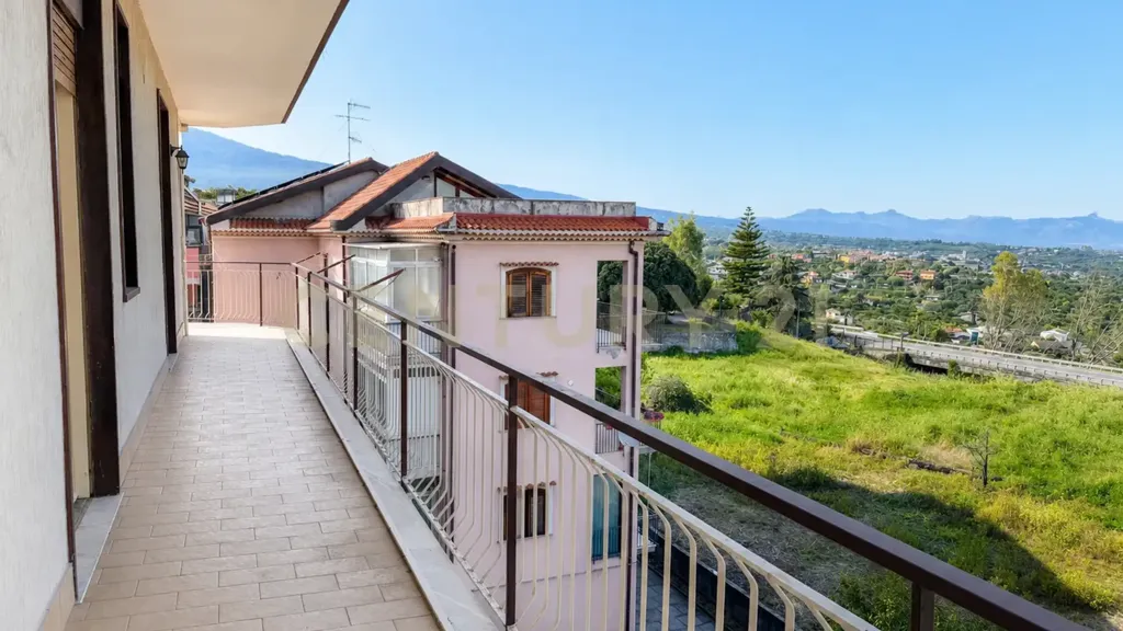 Rõdu - Apartment with Panoramic Views in Acireale