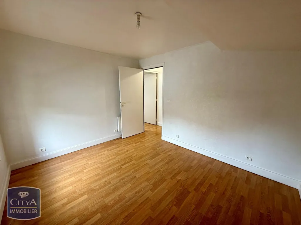 Rooms - Charming 3-Piece House in Les Martres-d'Artière
