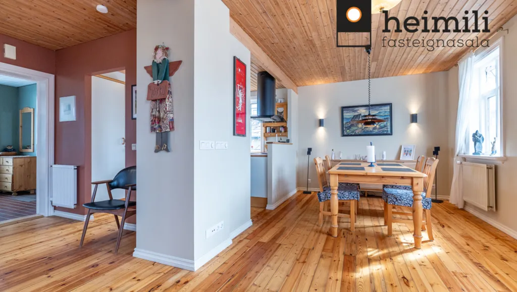 Söögituba - Detached House with Large Garage in Hafnarfjörður