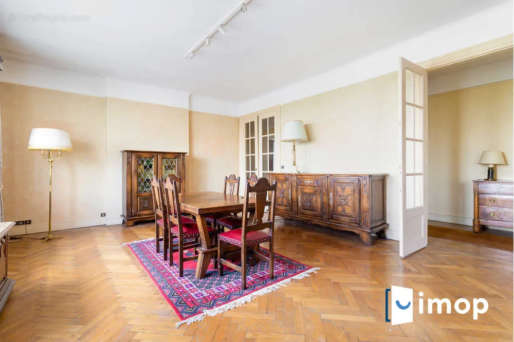 Salle à manger - Appartement de Caractère avec Vue Dégagée à Marcq-en-Barœul