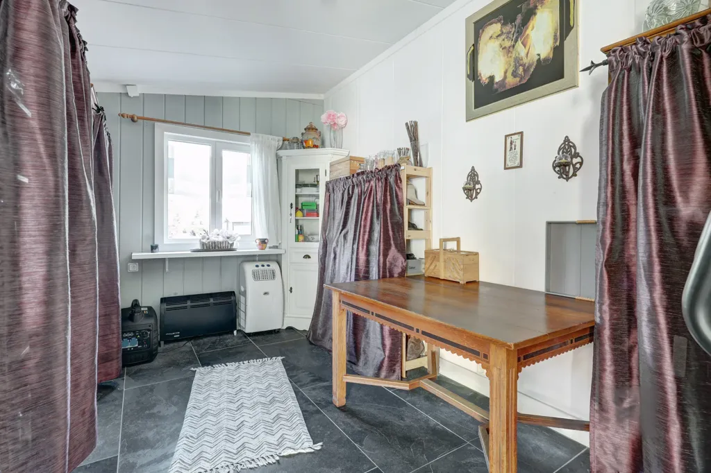 Kabinet - Modernised Bungalow with Garden in Kortgene