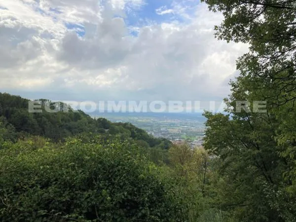 Rustic Property with Panoramic Views in Brescia