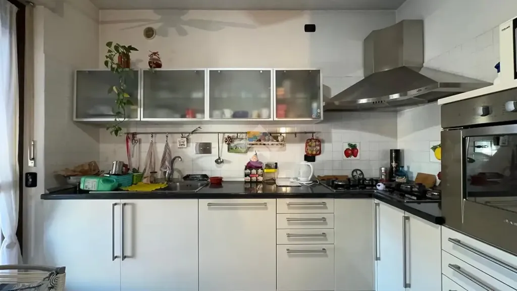 Cuisine - Spacious Apartment with Balcony in Carmagnola