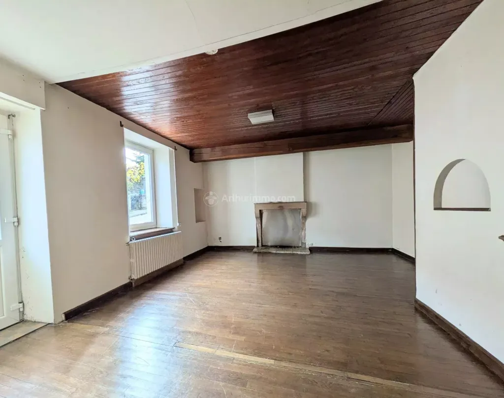 Toad - Townhouse with Renovation Potential in Neufchâteau