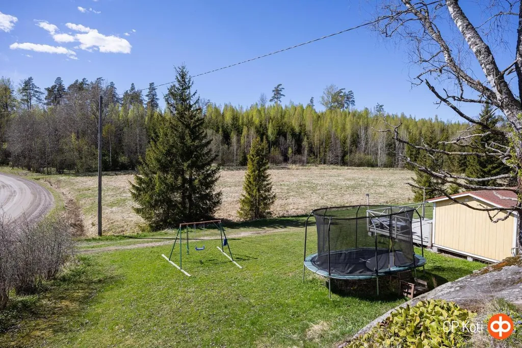 Aed - Spacious Detached House with Garden in Siuntio