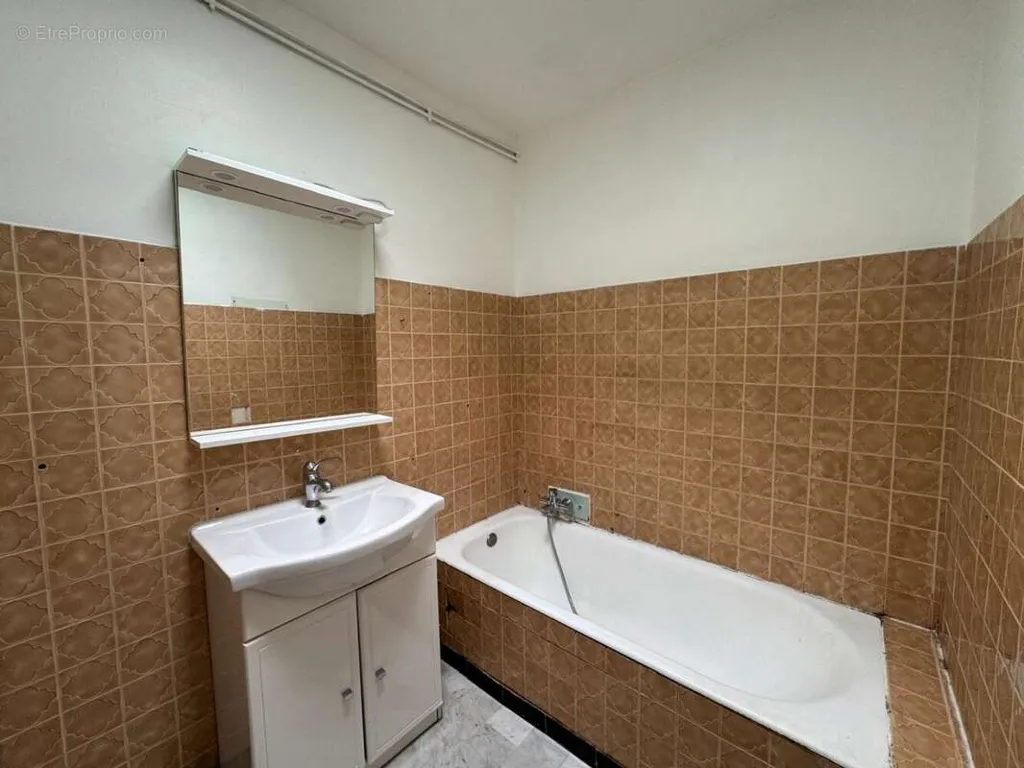 Salles de bain - Appartement Traversant avec Vue Mont Saint-Clair à Sète