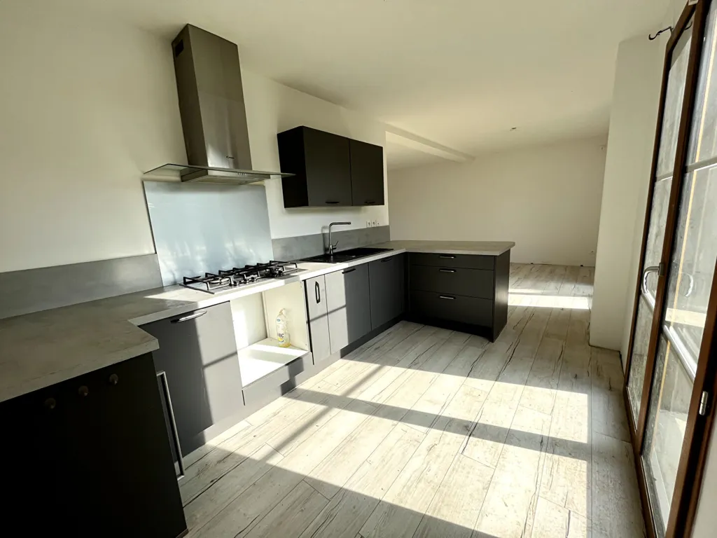 Cuisine - Maison Moderne avec Jardin au Sud de Senlis