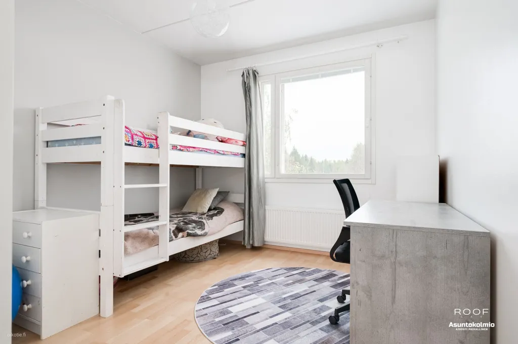 Magamistoad - Top-Floor Apartment with Glazed Balcony in Oulu
