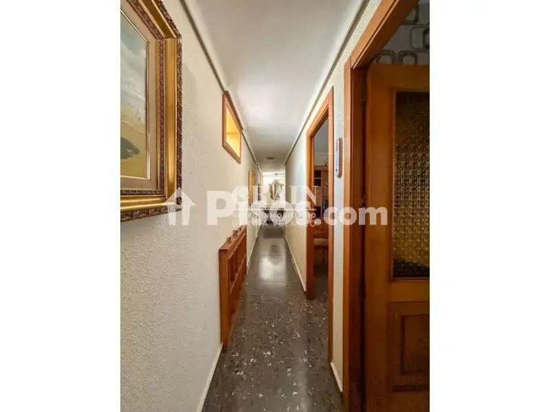 Hallway - Apartment with Balcony in Albacete Centre