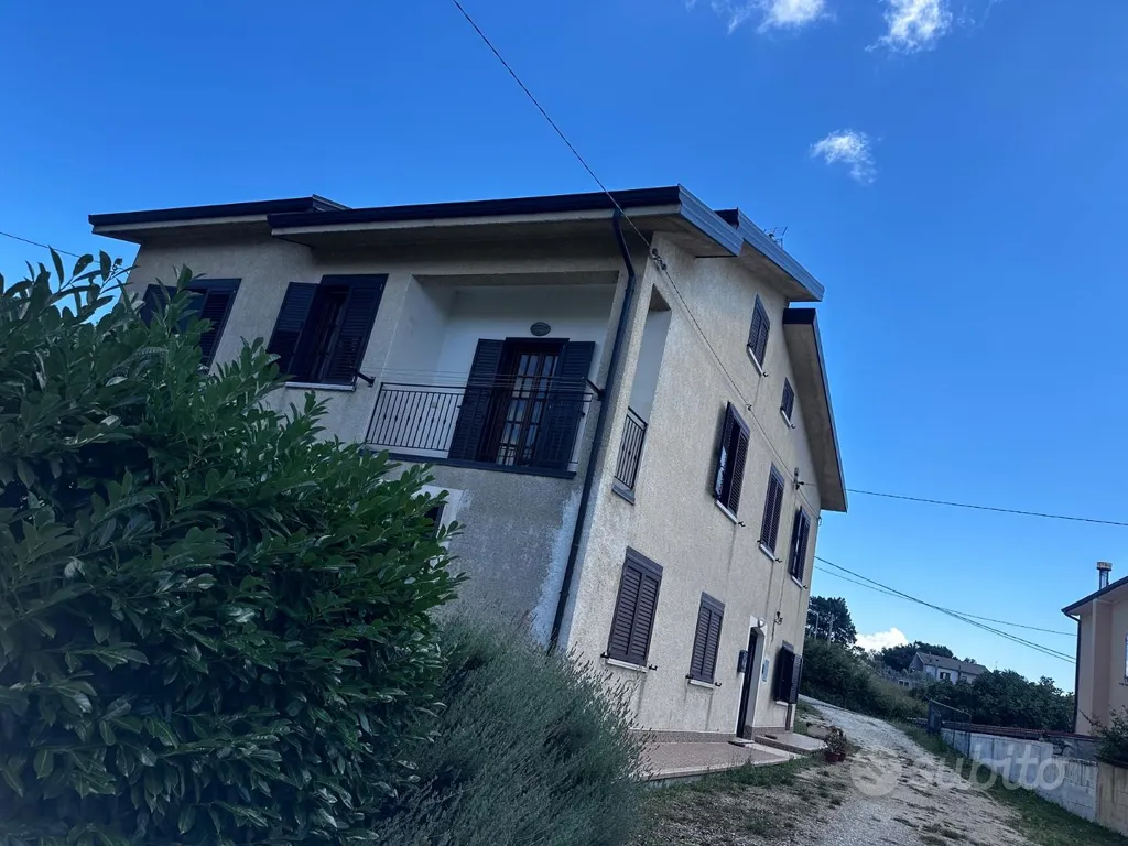 Exterior - Rustic Palazzina with Garden in Macchiagodena