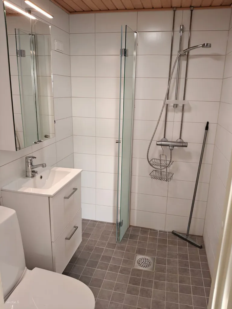 Bathrooms - Bright Apartment with Balcony in Lahti