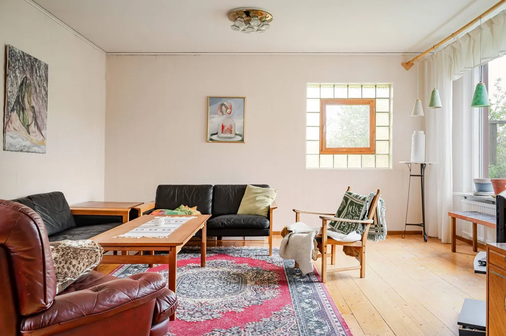 Elutuba - Villa with Development Potential in Snättringe