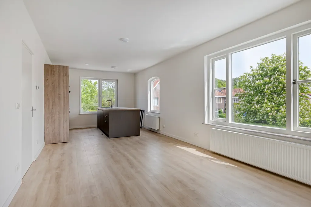 Séjour - Modernised Penthouse with Balcony in Middelburg