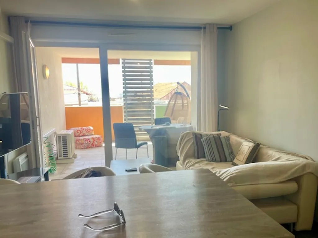 Séjour - Appartement avec Terrasse et Vue Dégagée à Marseille