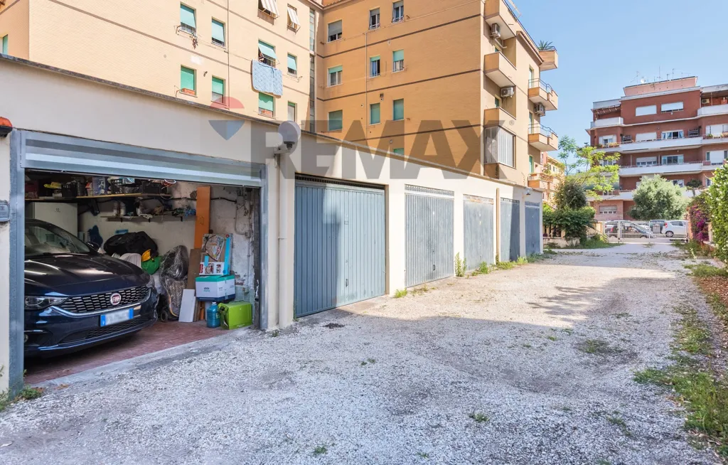 Välivaade - Trilocale with Balcony in Rome